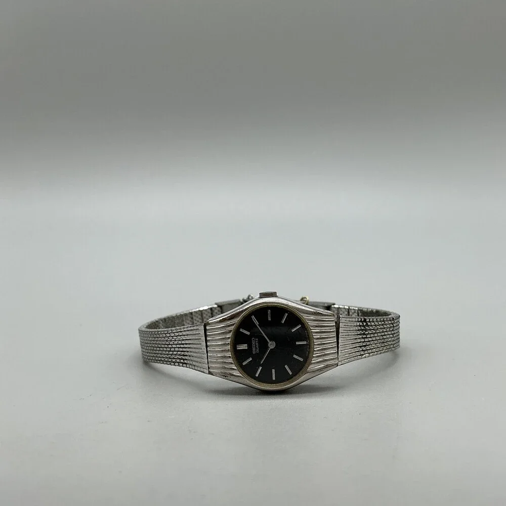 Vintage Seiko Womens Watch 18mm Black Dial Silver Tone 16-0219 New Battery 6.25